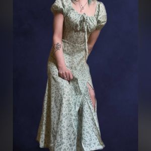 Sage green cottage dress 🌿 brand new, never worn